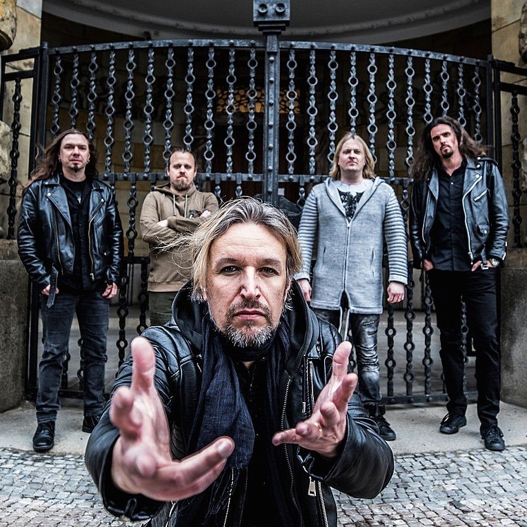 Read more about the article New acoustic video for SONATA ARCTICA!
