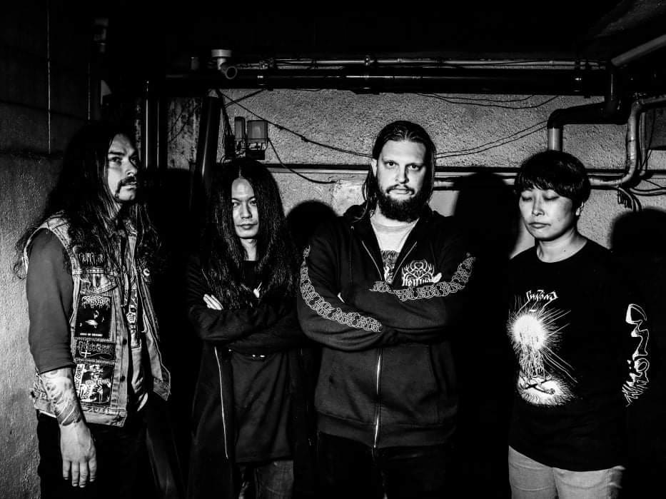 Οι SWAZÖND θα κυκλοφορήσουν το ντεμπούτο άλμπουμ τους «Cursed Inheritance» τον Απρίλιο.