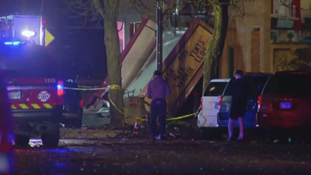 At least 1 dead, 28 injured as roof collapses during Illinois concert.